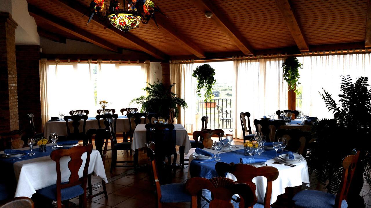 Podiumberg Hotel Quatretondeta Buitenkant foto