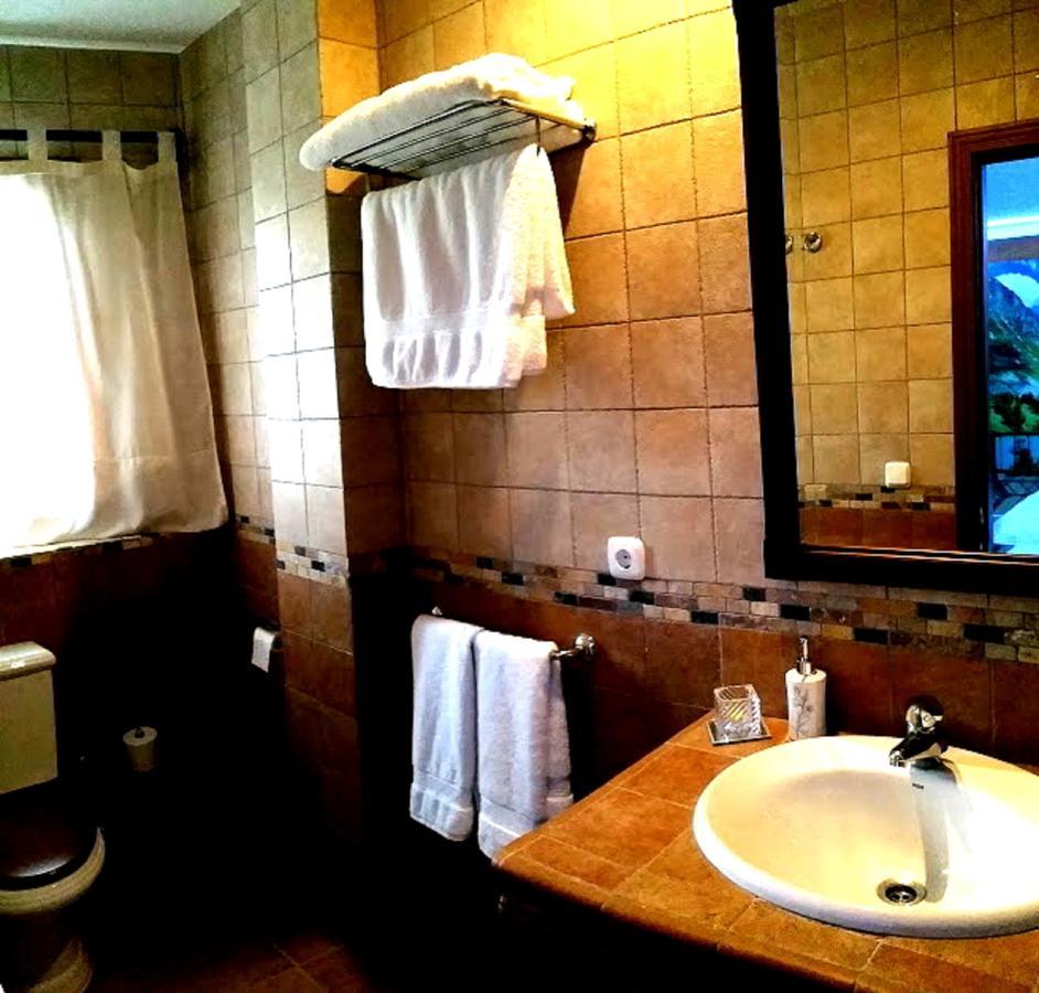 Podiumberg Hotel Quatretondeta Buitenkant foto